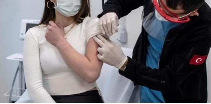 Los expertos hablan de posibles efectos secundarios en el endometrio. Foto: EFE