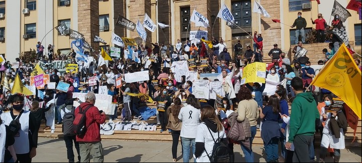 Hubo manifestaciones del gremio de Sanidad en el interior. Mendoza fue una de las marchas más populosas de la jornada.