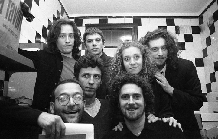 Palo Pandolfo junto al colectivo de poetas que dio vida a Los Verbonautas.