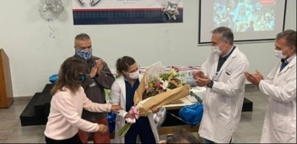 El emotivo recibimiento a la "Peque" Pareto en el hospital donde trabaja