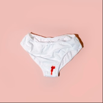 Sin toallitas: qué significa el sangrado libre y por qué lo practican muchas mujeres