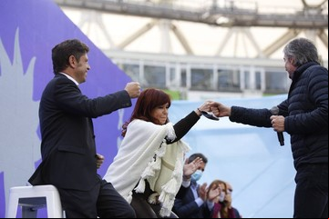 Sorpresa: una encuesta midió a Cristina contra Máximo Kirchner para la presidencial 2023