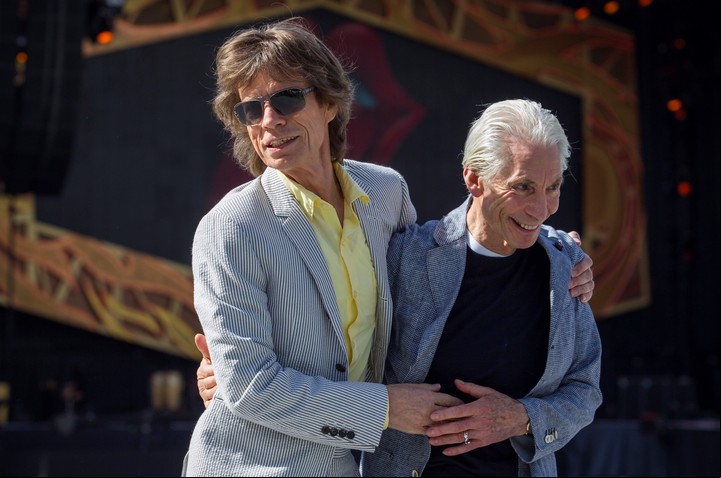Mick Jagger y Charlie Watts, una relación apenas empañada por una trompada que logró su objetivo. Foto EFE
