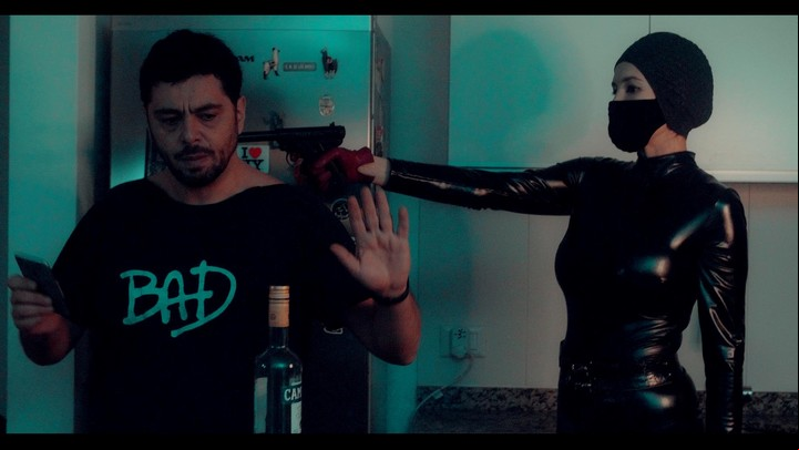 Una escena de "Victoria, psicóloga vengadora", con Cecilia Peckaitis y Alberto Ajaka.