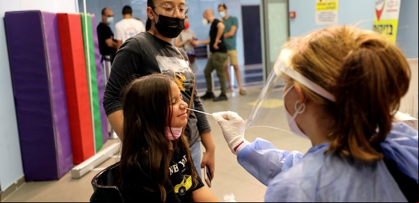 Israel amplió la tercera dosis a toda la población apta para la vacuna contra el coronavirus