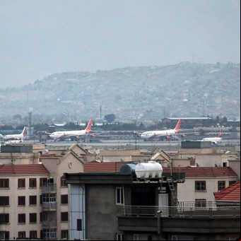Afganistán: EE.UU. dice que las amenazas al aeropuerto de Kabul siguen siendo "reales" y "concretas"