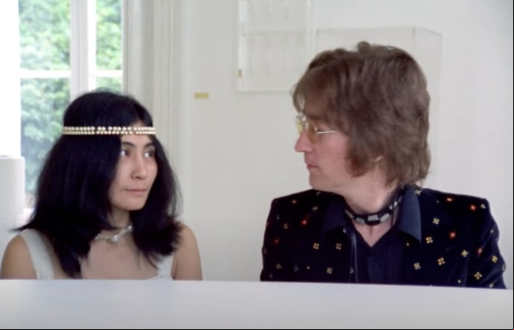 Imagine cumple 50 años. El tema de John Lennon y Yoko Ono, incluido en el segundo álbum solista del beatle, marcó un antes y un después en su vida artística y personal. Foto Captura de video