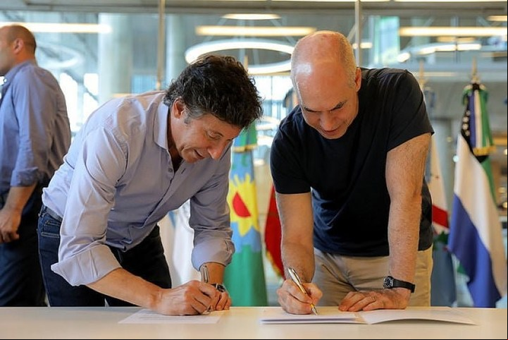 Gustavo Posse, junto a Horacio Rodríguez Larreta. Fue uno de los intendentes que pidió el fin del barbijo obligatorio en las escuelas.