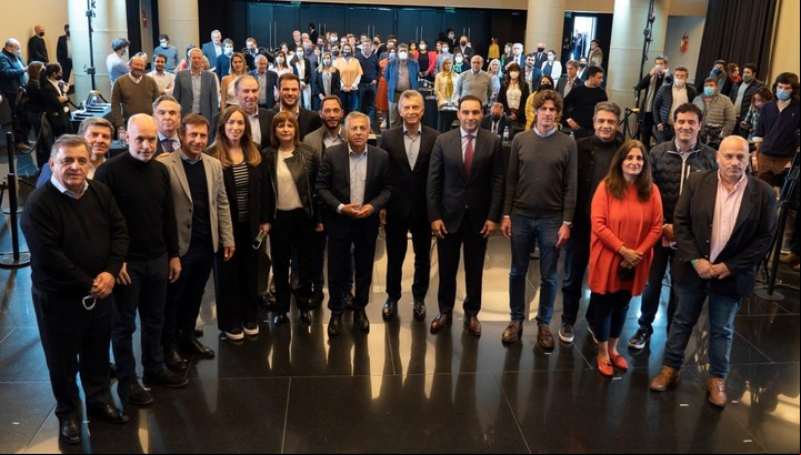 Candidatos y cuadros de Juntos por el Cambio reunidos en el hotel NH. ¿Todos fiscales?