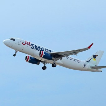 JetSmart usará el servicio de rampa de Aerolíneas para seguir volando desde Aeroparque y lanza dos rutas