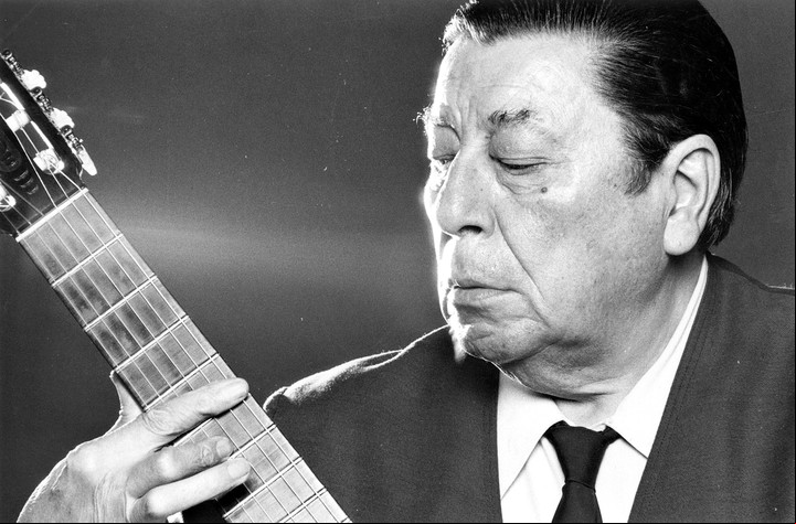 Único e inigualable. El folclorista argentino Atahualpa Yupanqui.