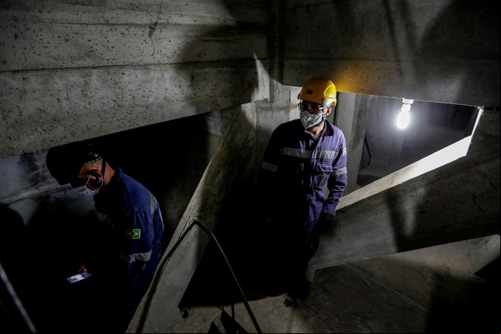 El interior de la estatua del Cristo Redentor. Foto EFE/ Antonio Lacerda ARCHIVO