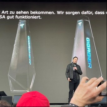 Elon Musk lanza "Gigabier", la nueva línea de cervezas de Tesla