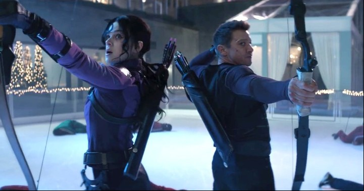 Con Jeremy Renner, el actor que le dio su primer gran consejo.... Foto Disney+