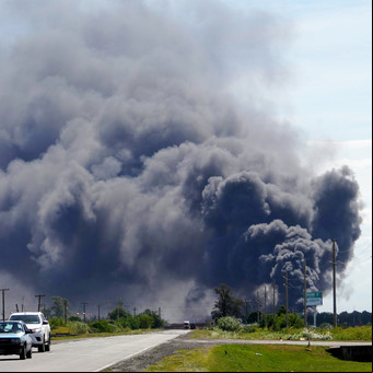 Voraz incendio en una planta de solventes en las afueras de Rosario