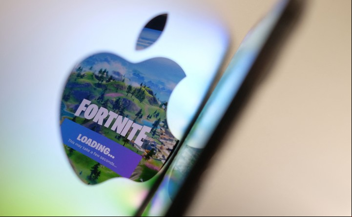 La batalla legal entre Epic Games y Apple terminó con Fortnite fuera de la tienda de descargas App Store. Foto: AFP.