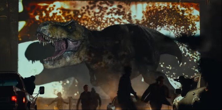 El T Rex ataca al autocine. Foto: Captura