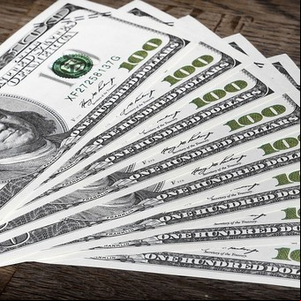 El inquietante significado de encontrar dinero en la calle