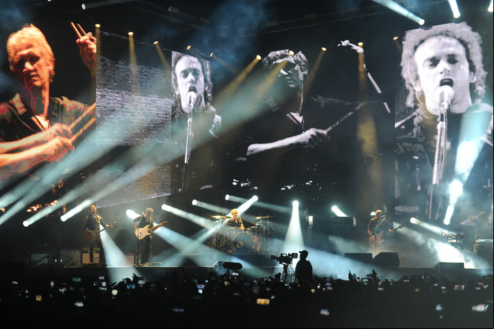 Videos, luces y sonido impresionante, las claves para realzar las canciones de Gracias Totales. Foto: Juano Tesone.