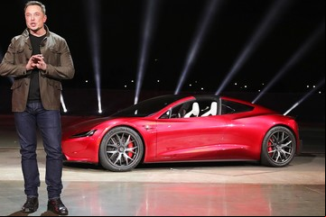 El misterio del Tesla Roadster, el revolucionario deportivo que prometió Elon Musk y no aparece