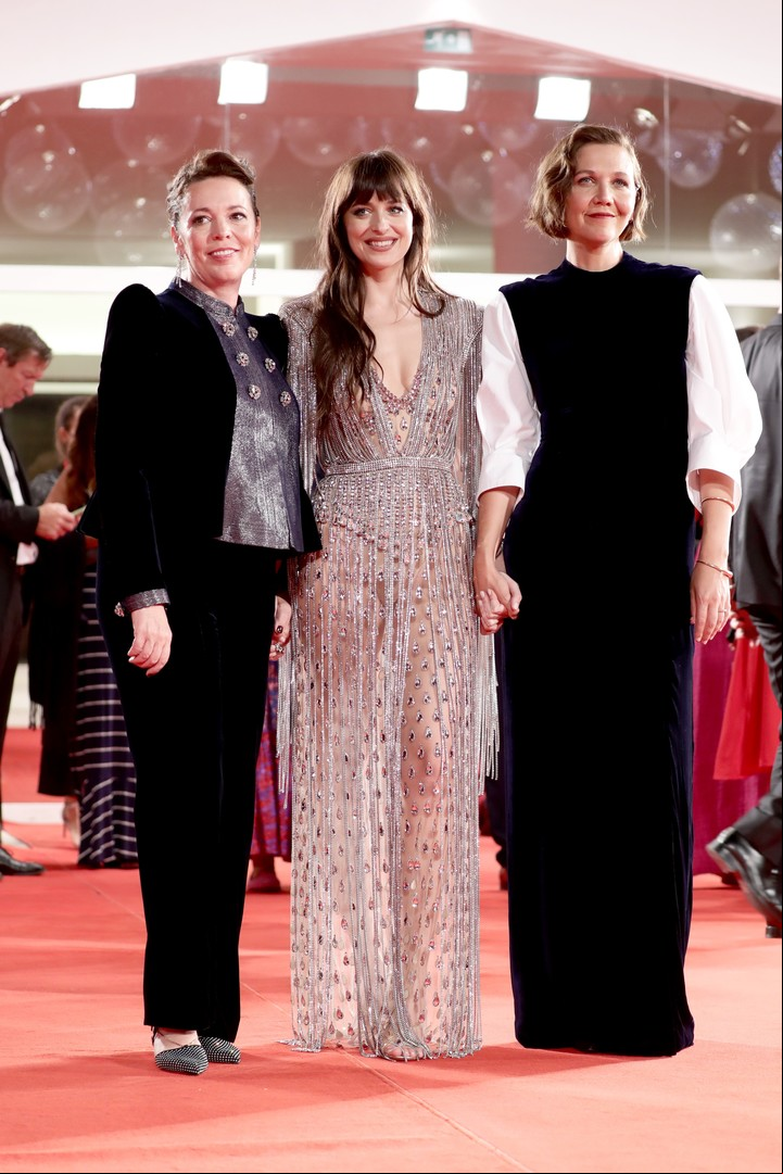 Colman, Johnson y Gyllehaall, en la premiere de "The Lost Daughter", en el Lido de Venecia. Foto Archivo Clarín