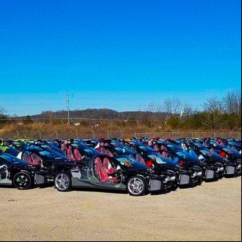 Más de 120 Corvette tirados a la basura: así los dejó el devastador tornado en Estados Unidos