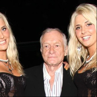 Gemelas ex conejitas Playboy revelan más del horror que vivían con Hugh Hefner: "Era el diablo, nos alegró su muerte"