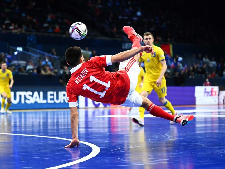El gol de media tijera de Niazov que definió el cruce entre Rusia y Ucrania, en semifinales de la Eurocopa, en enero de 2022.