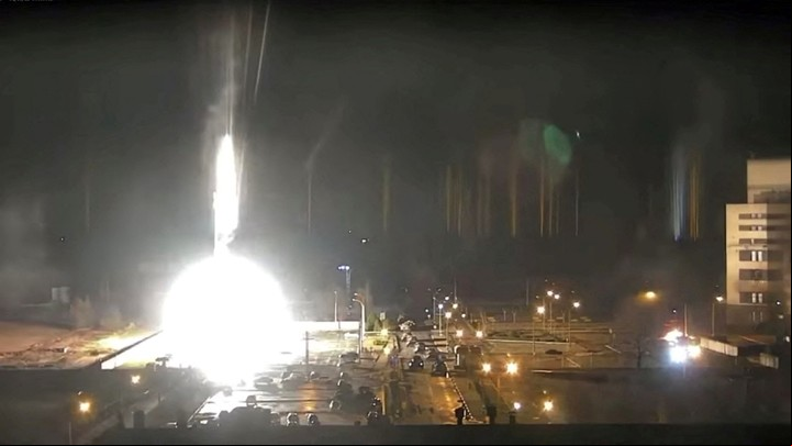 El ataque a la central nuclear en Ucrania.
