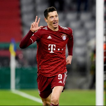 El nuevo récord de Lewandowski en la goleada del Bayern a Salzburgo, para avanzar en la Champions