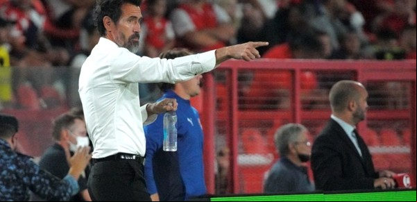 Eduardo Domínguez, sincero con el mal momento de Independiente: "Es evidente que nos está costando"