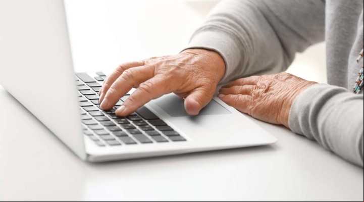 Se puede dar fe de vida 100% a través de la web o aplicación del banco donde se cobre el haber jubilatorio. Foto: Archivo