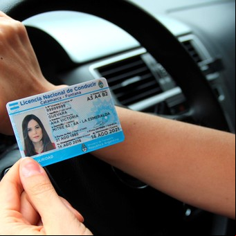 Qué requisitos se exigen para sacar el permiso para conducir en Argentina