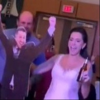 Video: el novio faltó a su boda y ella tuvo una reacción inesperada
