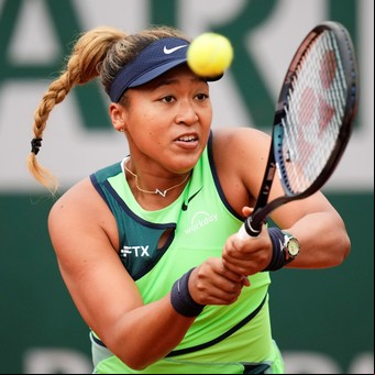 Naomi Osaka volvió a Roland Garros a un año de su retiro inesperado, perdió rápido y avisó que no irá a Londres