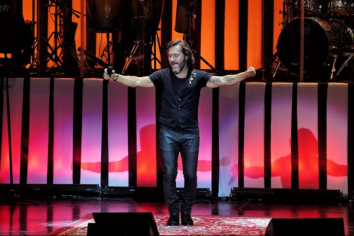 Diego Torres en vivo en el Teatro Gran Rex. Foto: Martín Bonetto.