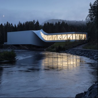 The Twist: cómo BIG creó un museo que es a la vez puente y escultura