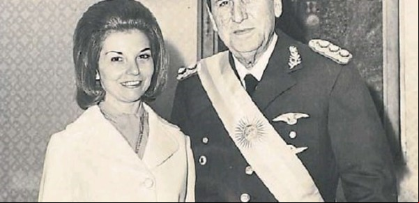 El viaje de Isabelita como delegada de Perón y la aparición de López Rega
