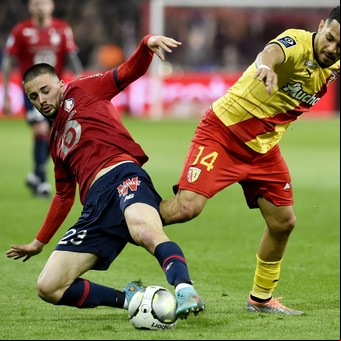 El loco fútbol de Francia: un estadio con más butacas que habitantes, el rejunte casi campeón y la piedra en el zapato del PSG