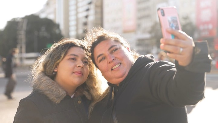 "Nunca habíamos viajado a Buenos Aires, y menos en avión. Fue muy lindo". Foto: Captura TN
