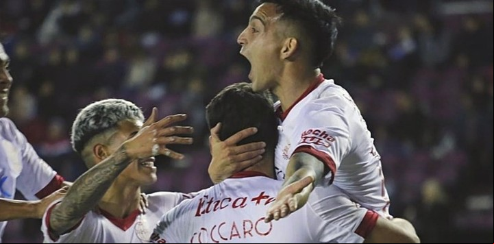 Festejo de Huracán en el actual torneo, en el que busca un lugar en la Sudamericana.