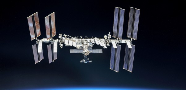 Space X, de Elon Musk, candidata a reemplazar a Rusia en la Estación Espacial Internacional