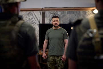 Guerra Rusia-Ucrania: Volodimir Zelenski se desprende los "traidores" y se blinda con su núcleo duro