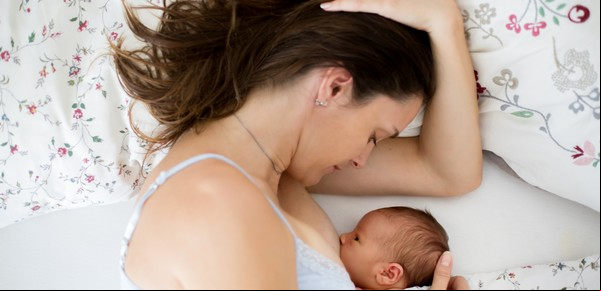 "Sos muy flaquita, tu leche no alimenta": las 10 barreras que hacen difícil dar la teta