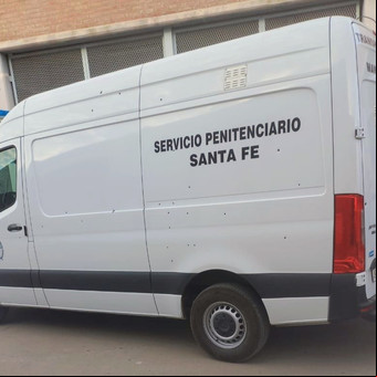 Rosario violenta: más de 20 tiros contra un móvil del Servicio Penitenciario en una aparente venganza narco