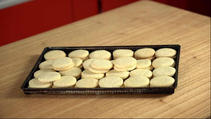Paso a paso de alfajores de maicena.