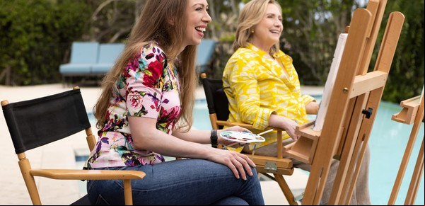 El primer vistazo de Gutsy, la serie documental de Hillary Clinton y su hija Chelsea