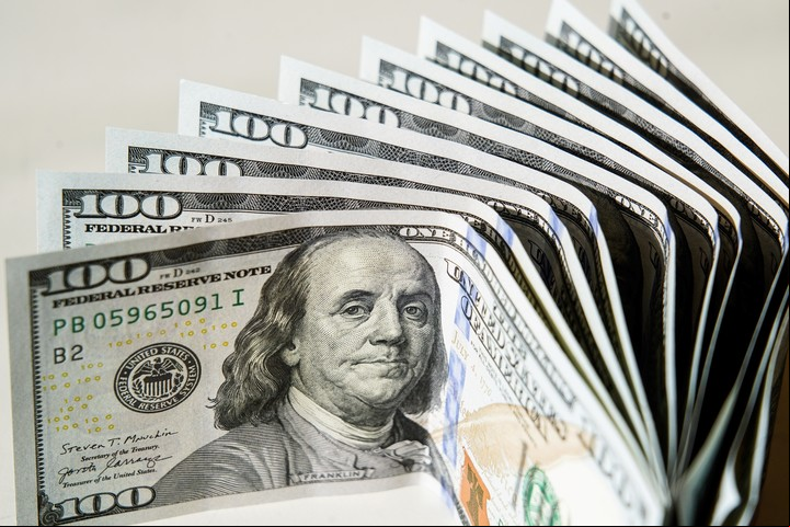 Cada mes, los bancos habilitan el cupo de dólar ahorro para que las personas puedan adquirir hasta u$s 200. Foto: Andrés D'Elia