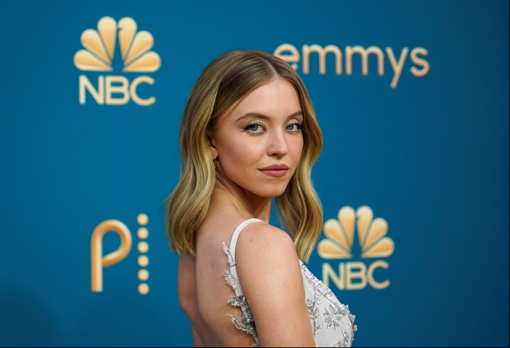 Sydney Sweeney en los Emmy Awards en 2022 (Foto: AP)