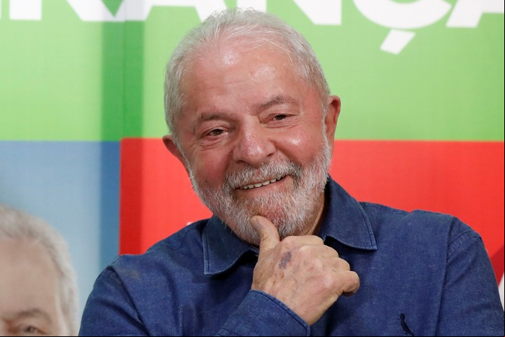 El expresidente Luiz Inácio Lula da Silva aparece como favorito en las encuestas. Foto EFE